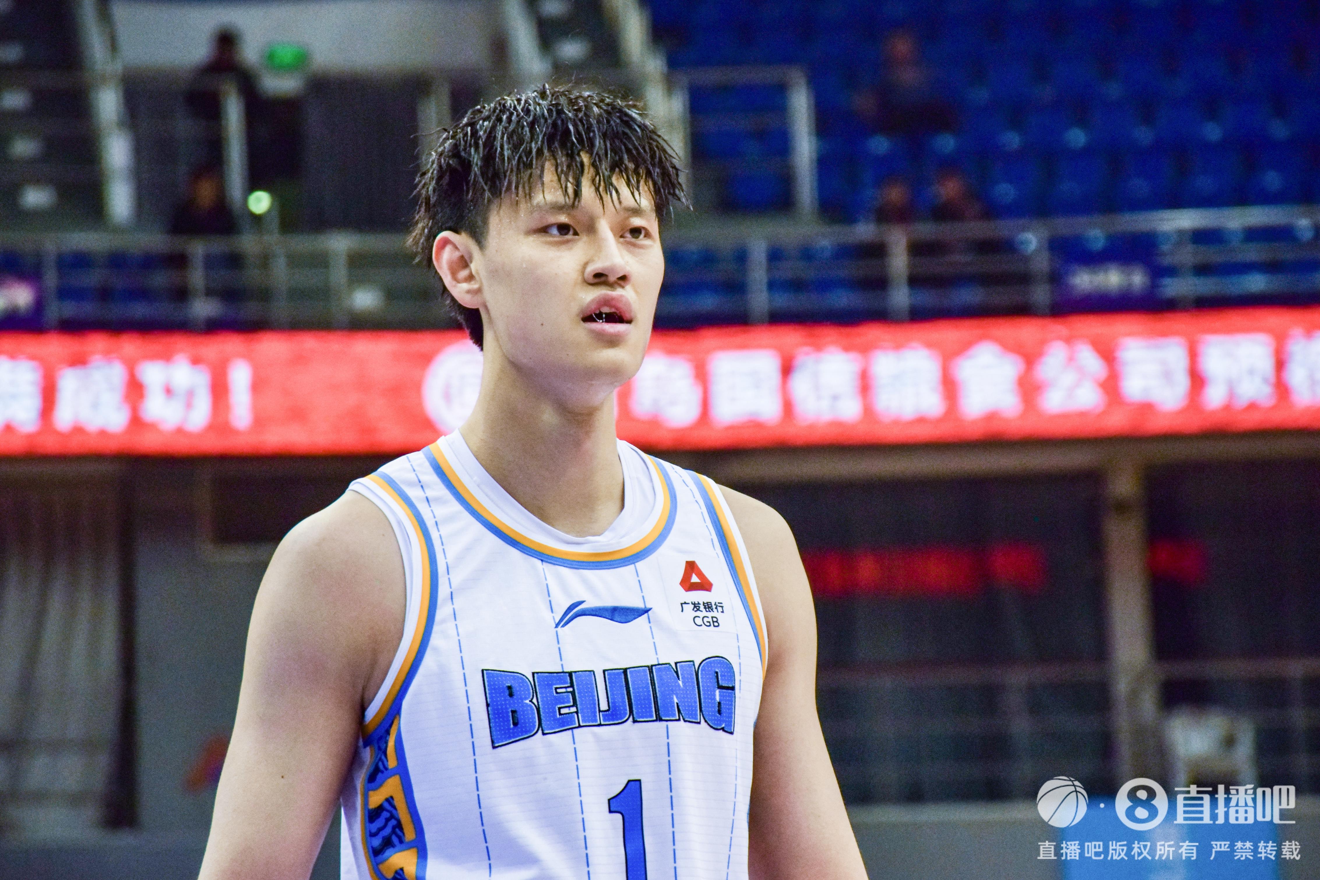 7次大帽相當(dāng)炸裂！曾凡博替補(bǔ)砍16分7板7帽 大帽絕殺遼寧！